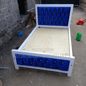 4x6 Bed With White Abd Blue