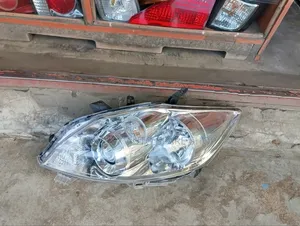 Auris Headlight Non Zenon Complete With Bulb And Socket