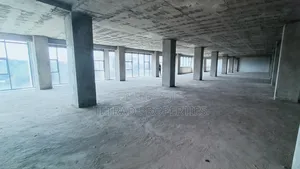 14000 SQFT Office in Riverside Drive