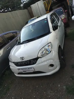 Toyota Passo 1.0 AWD 2018 White