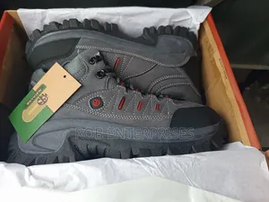 Skyview Hiking Boots