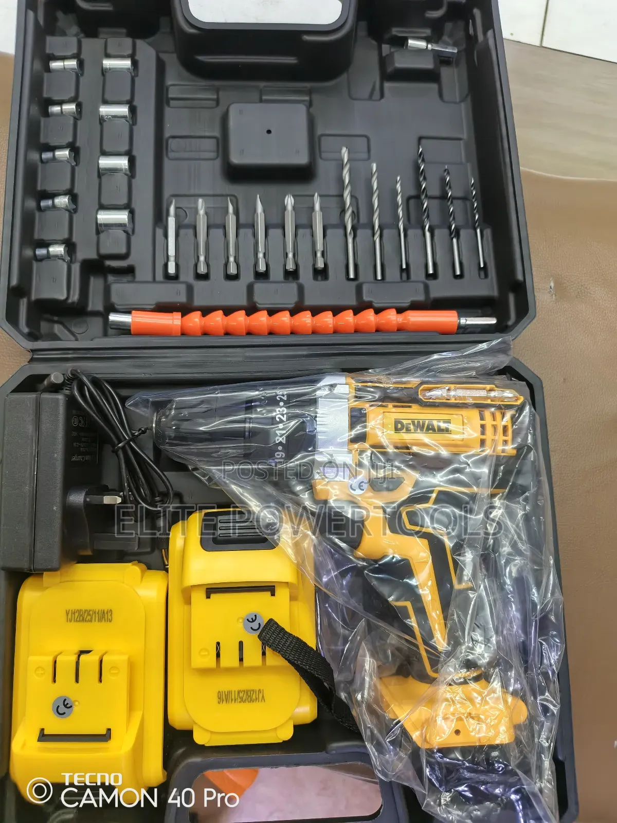 26v Dewalt Cordress Drill With 2 Batteries