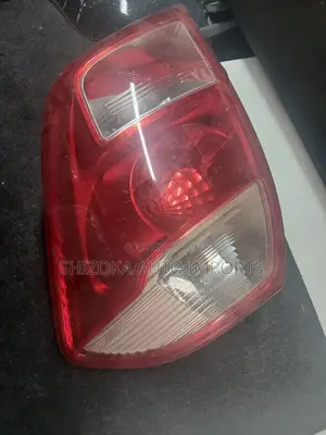 Toyota Ractis Scp100/Ncp100 Left Tail Light (2005–2010)
