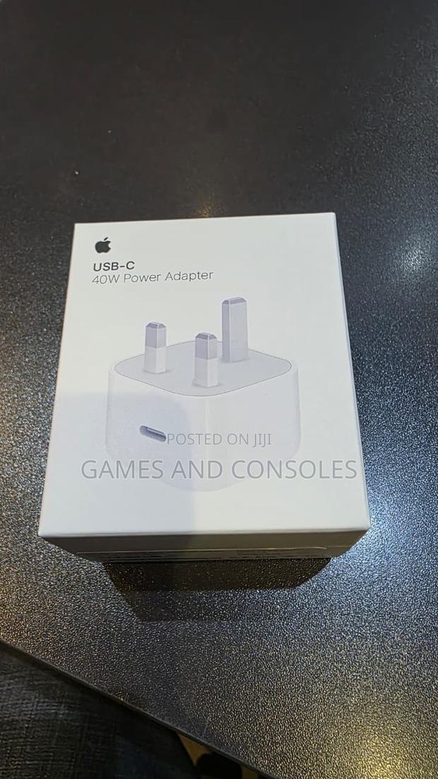 Apple 40w 3 Pin Charger - main view