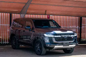 Toyota Land Cruiser Prado 2023 Black