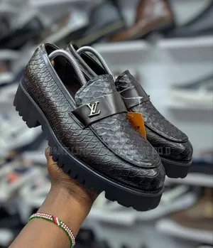 🔥
Louis Vuitton Loafers