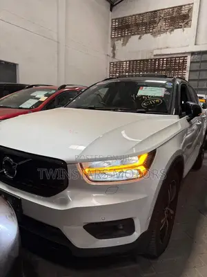 Volvo XC40 T5 Petrol AWD 2019 White