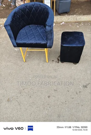 Nail Table, Styling Seat and Puff