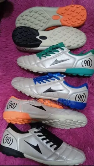 Phantomsn Unklet Soccer Trainers
