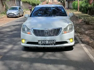 Toyota Crown 2012 White
