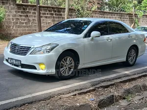 Toyota Crown 2012 White