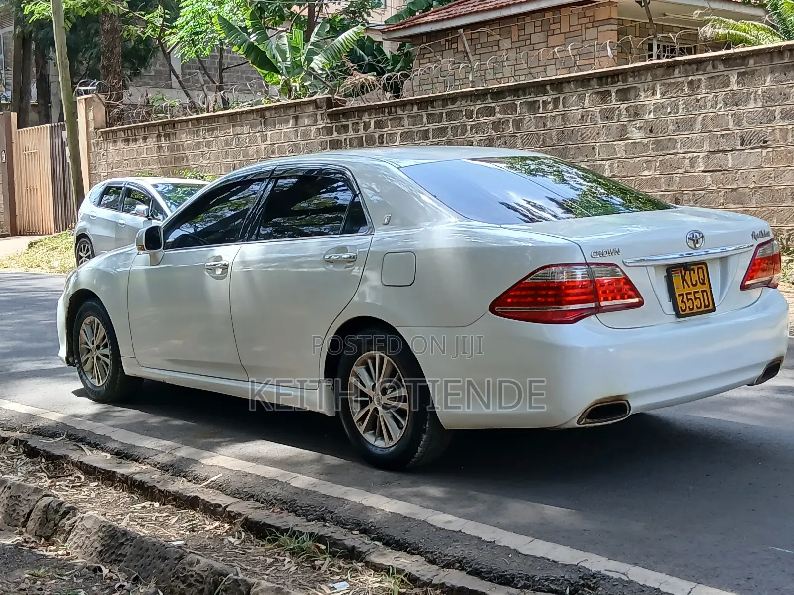 Toyota Crown 2012 White