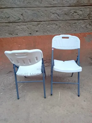 Classic White Foldu Up Chair