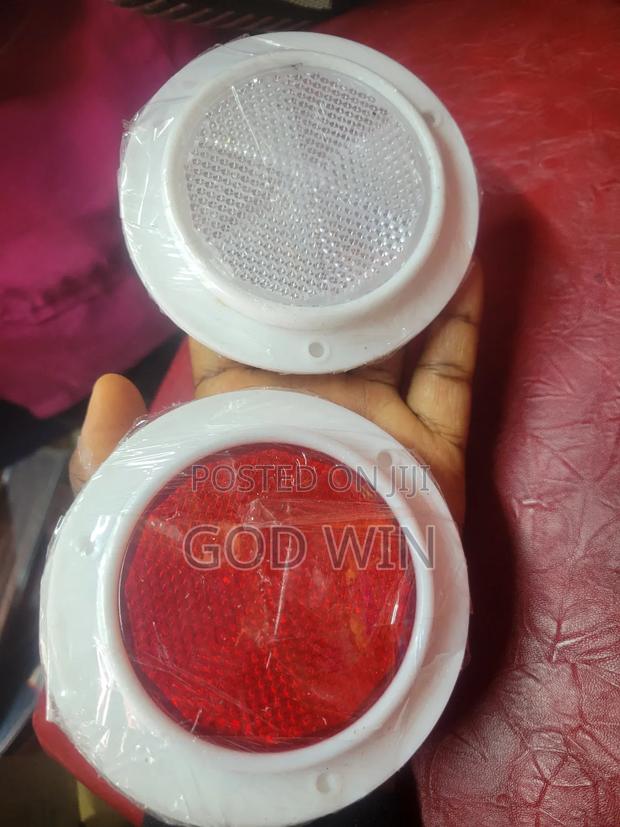 Round Reflectors Red White - main view