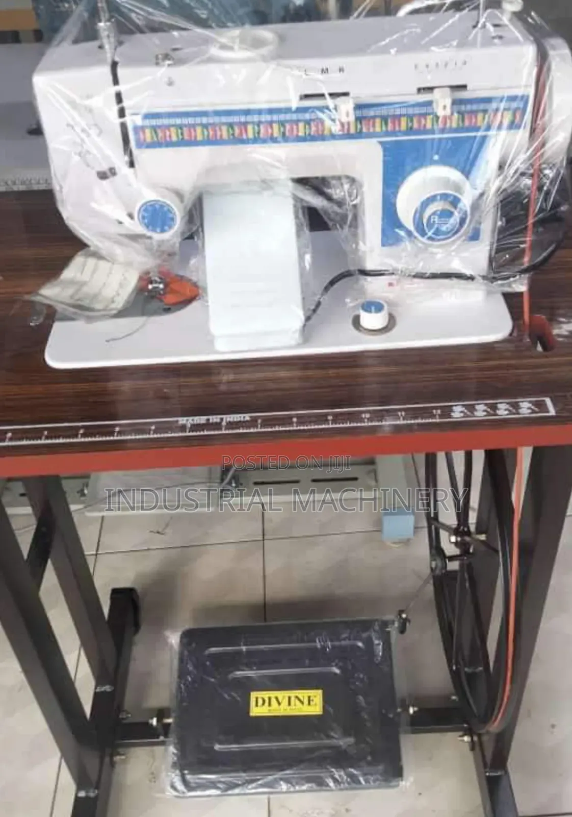 Embroidery Sewing Machine With Table