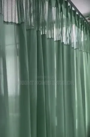 Jungle Green Clinic Beds Curtain With Ventilation