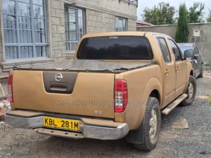 Nissan Navara 2004 Gold