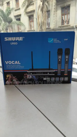 Shure Professional-Grade Uhf Dual-Channel Wireless Microphone