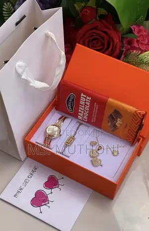  Cardburys Accessories Valentines Ladies Gift Set 