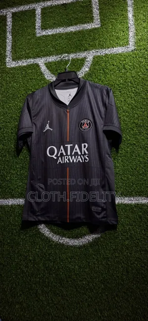 PSG X Jordan 4th Kit