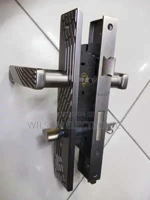 Wista Door Lock With Key and Knob.