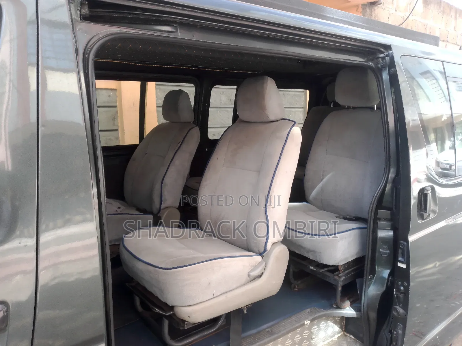 Toyota HiAce 2011 Green