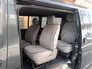 Toyota HiAce 2011 Green