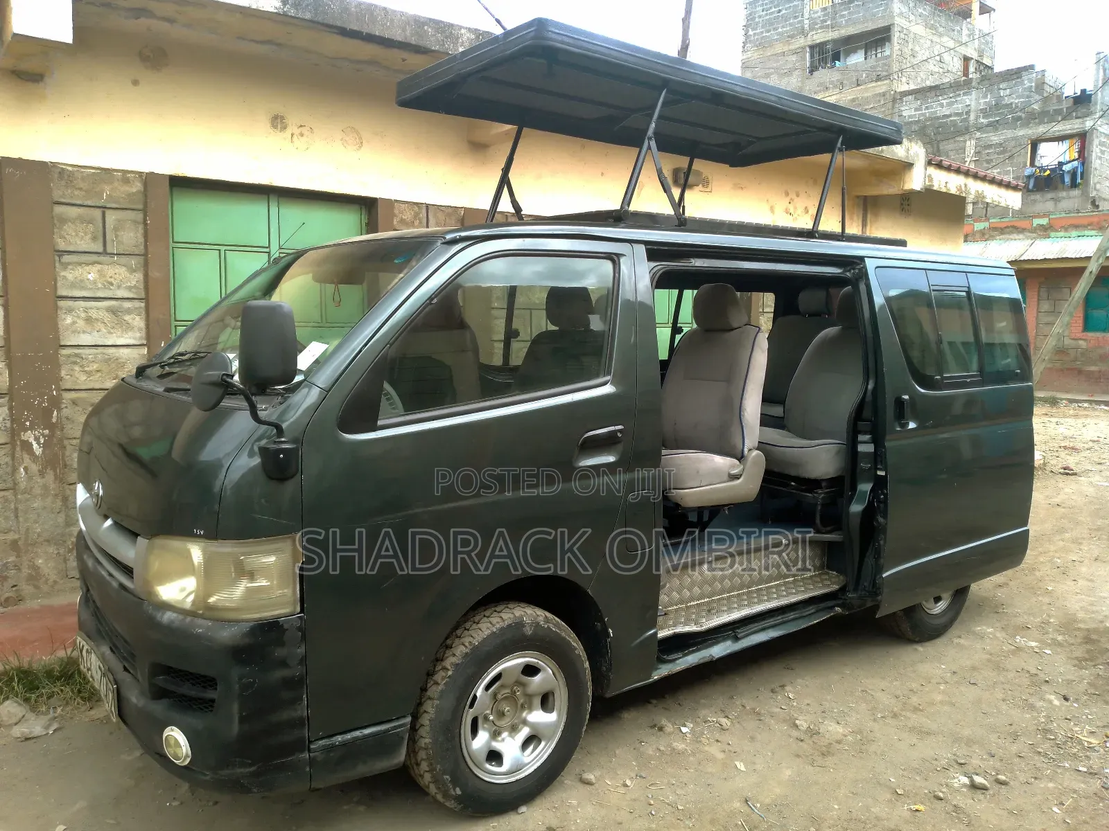 Toyota HiAce 2011 Green