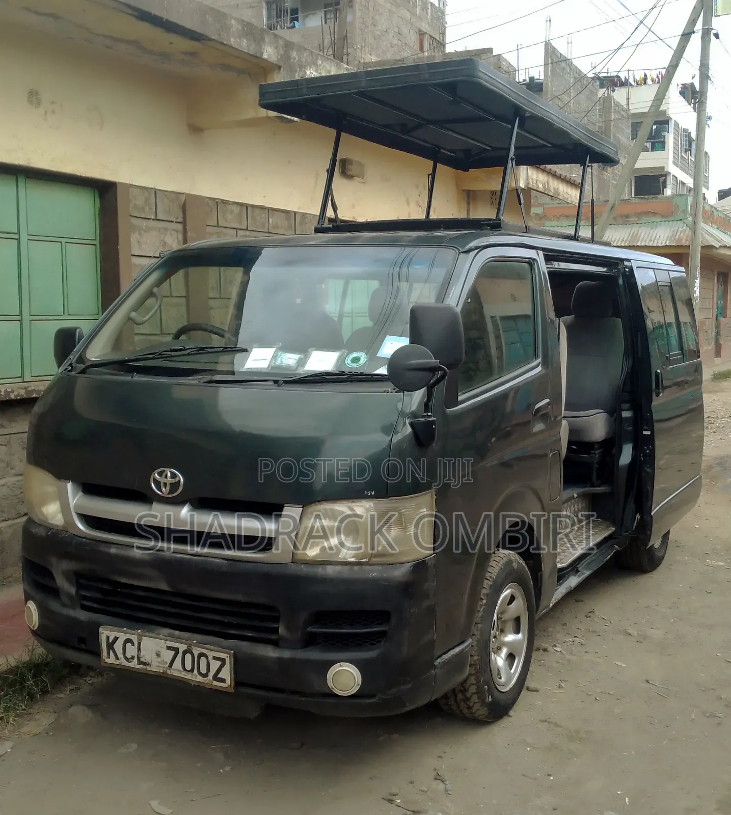 Toyota HiAce 2011 Green