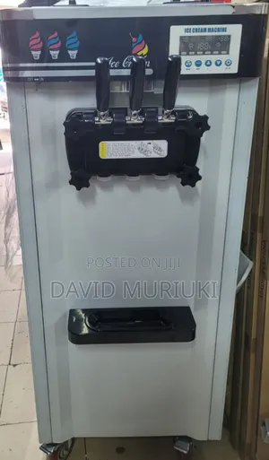 Ice Cream Machine 
Power 1700w.