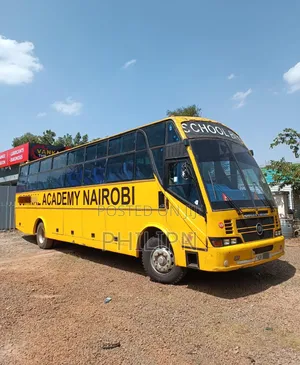 Isuzu Executive Bus 2009 Yellow