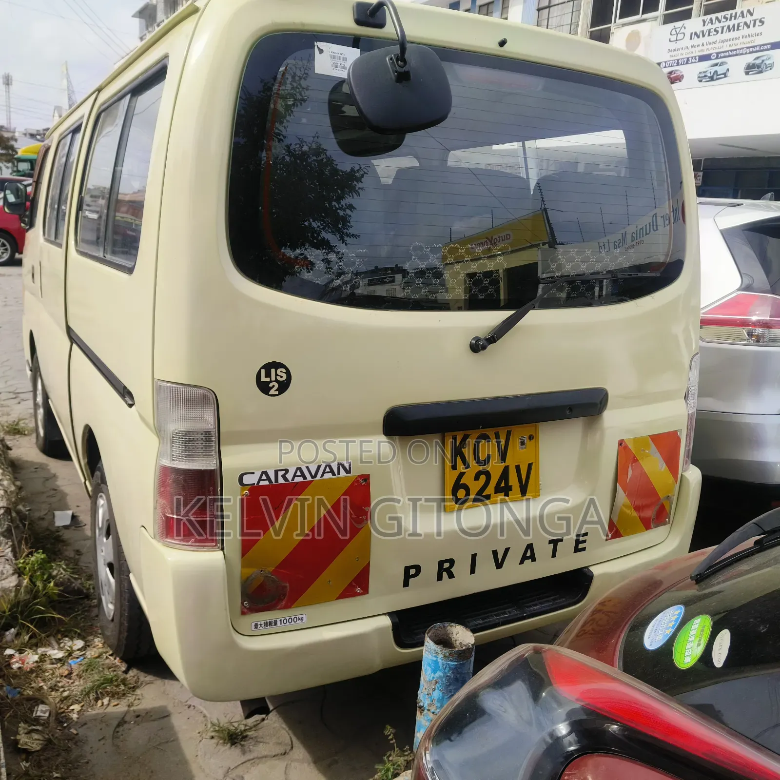 Nissan Caravan 2012 Yellow