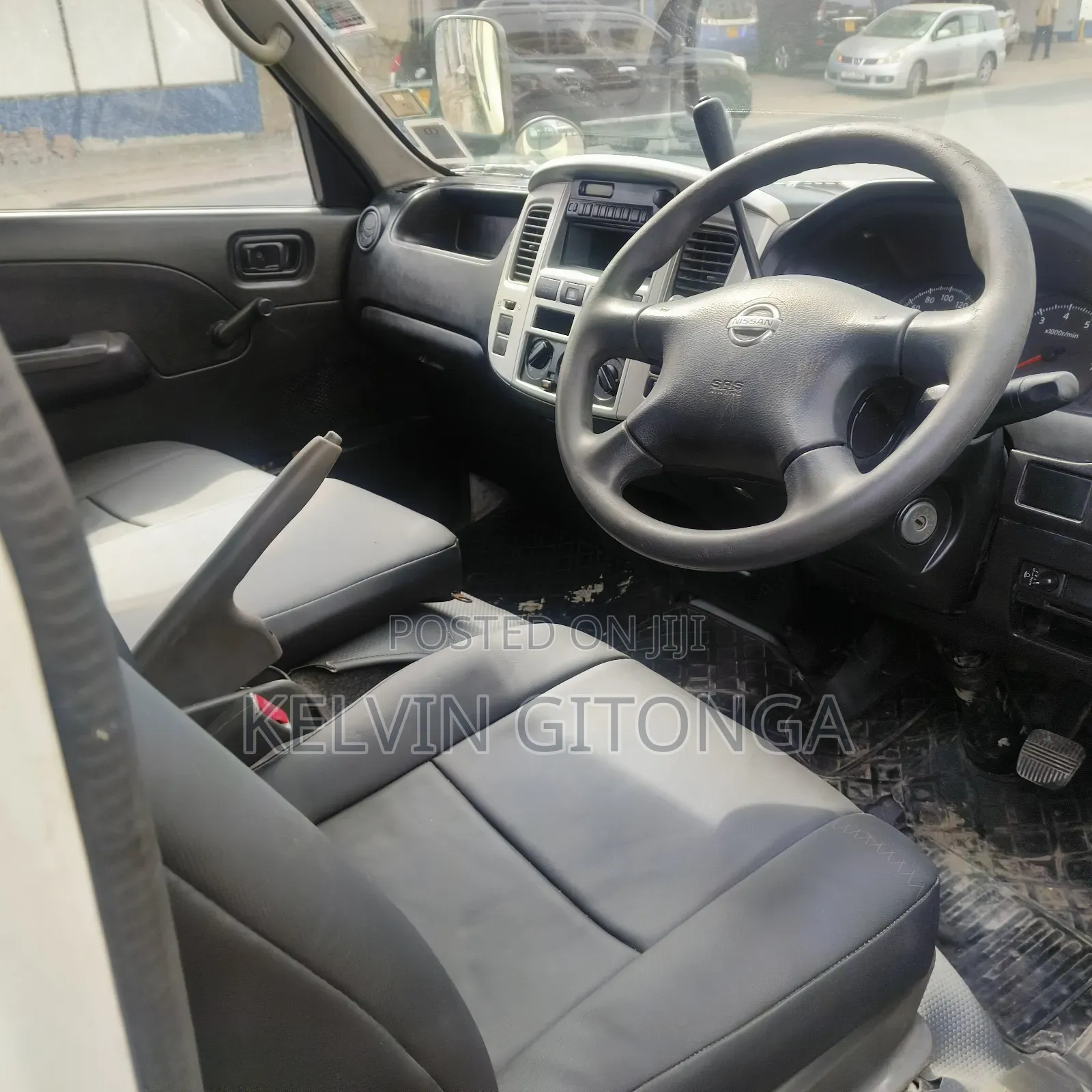 Nissan Caravan 2012 Yellow