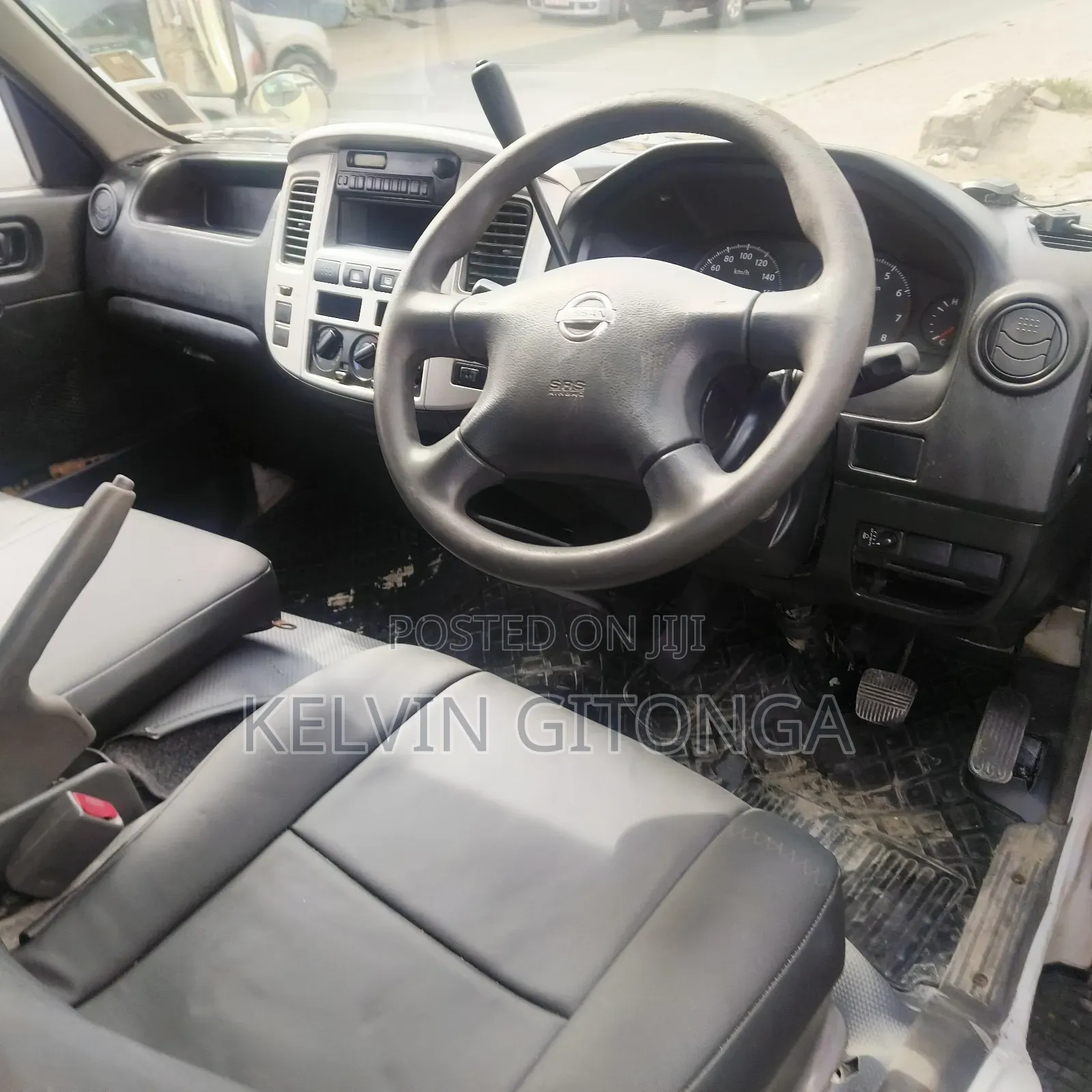 Nissan Caravan 2012 Yellow
