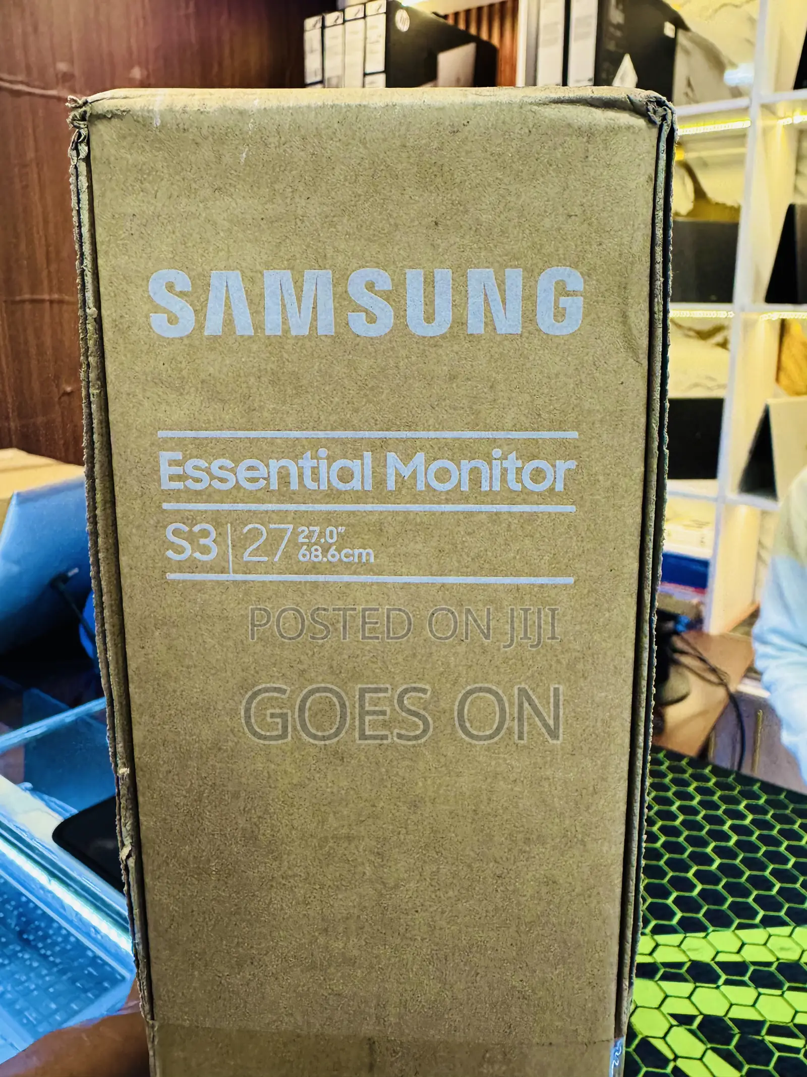 Samsung Essential Monitor S3 27-Inch