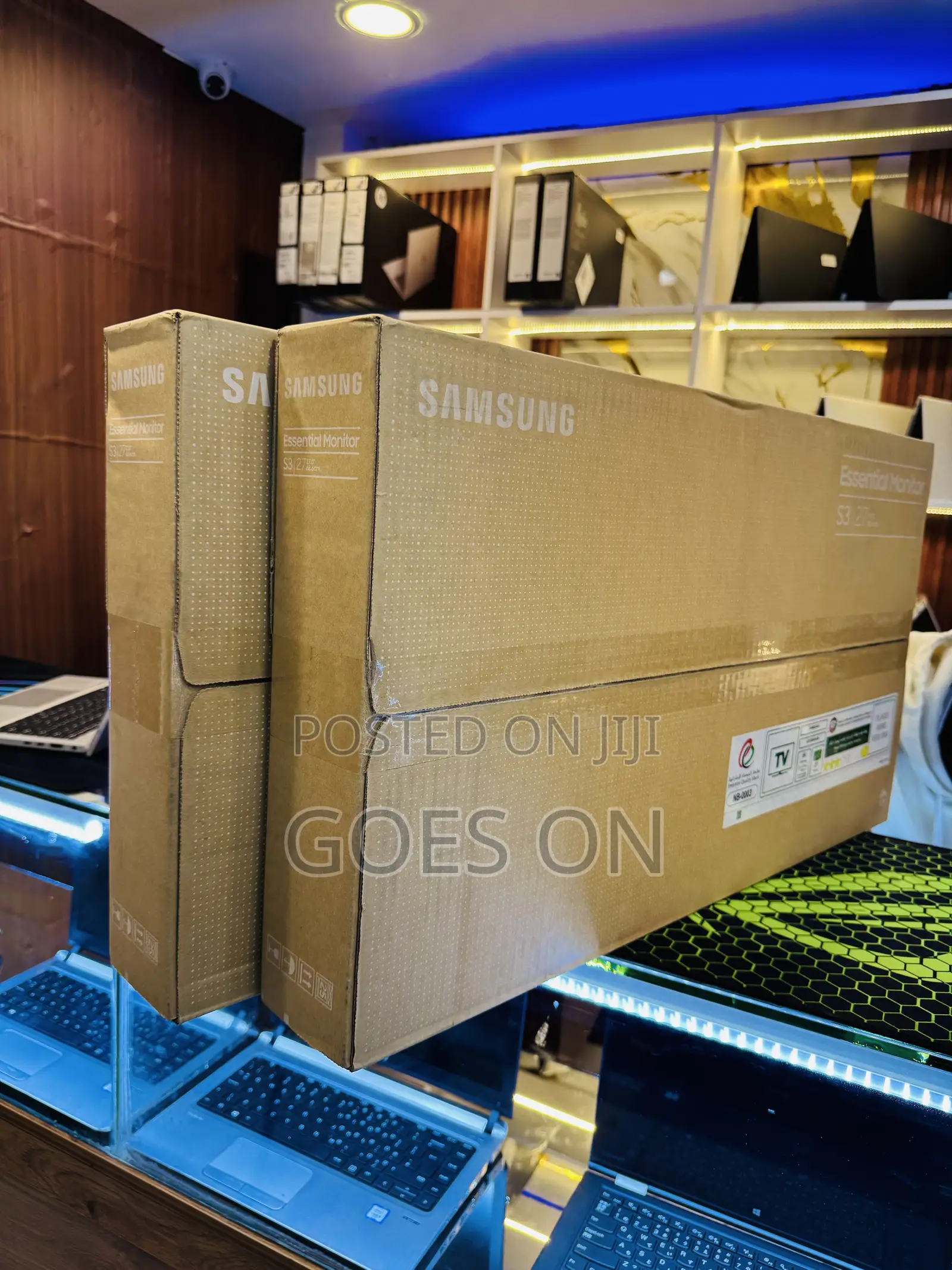Samsung Essential Monitor S3 27-Inch