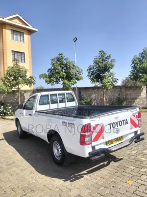 Toyota Hilux SR5 2013 White