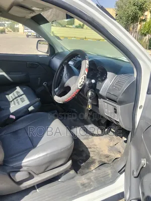 Toyota Hilux SR5 2013 White