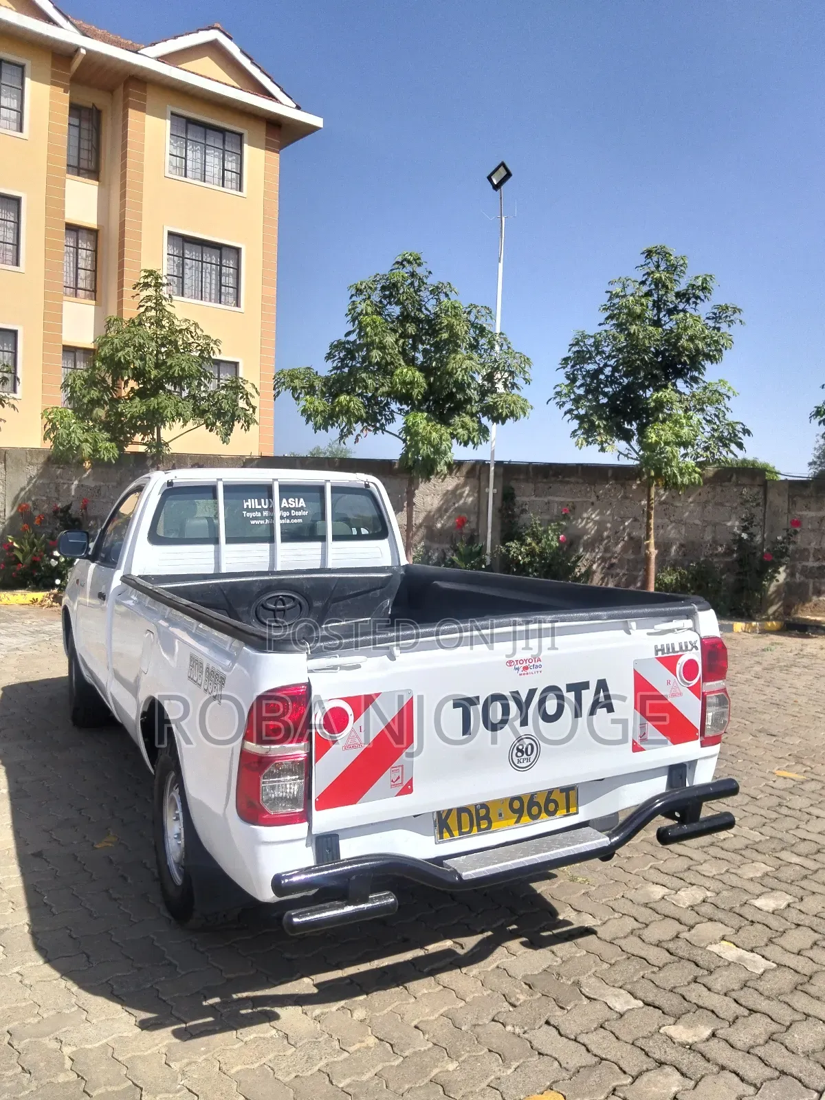 Toyota Hilux SR5 2013 White
