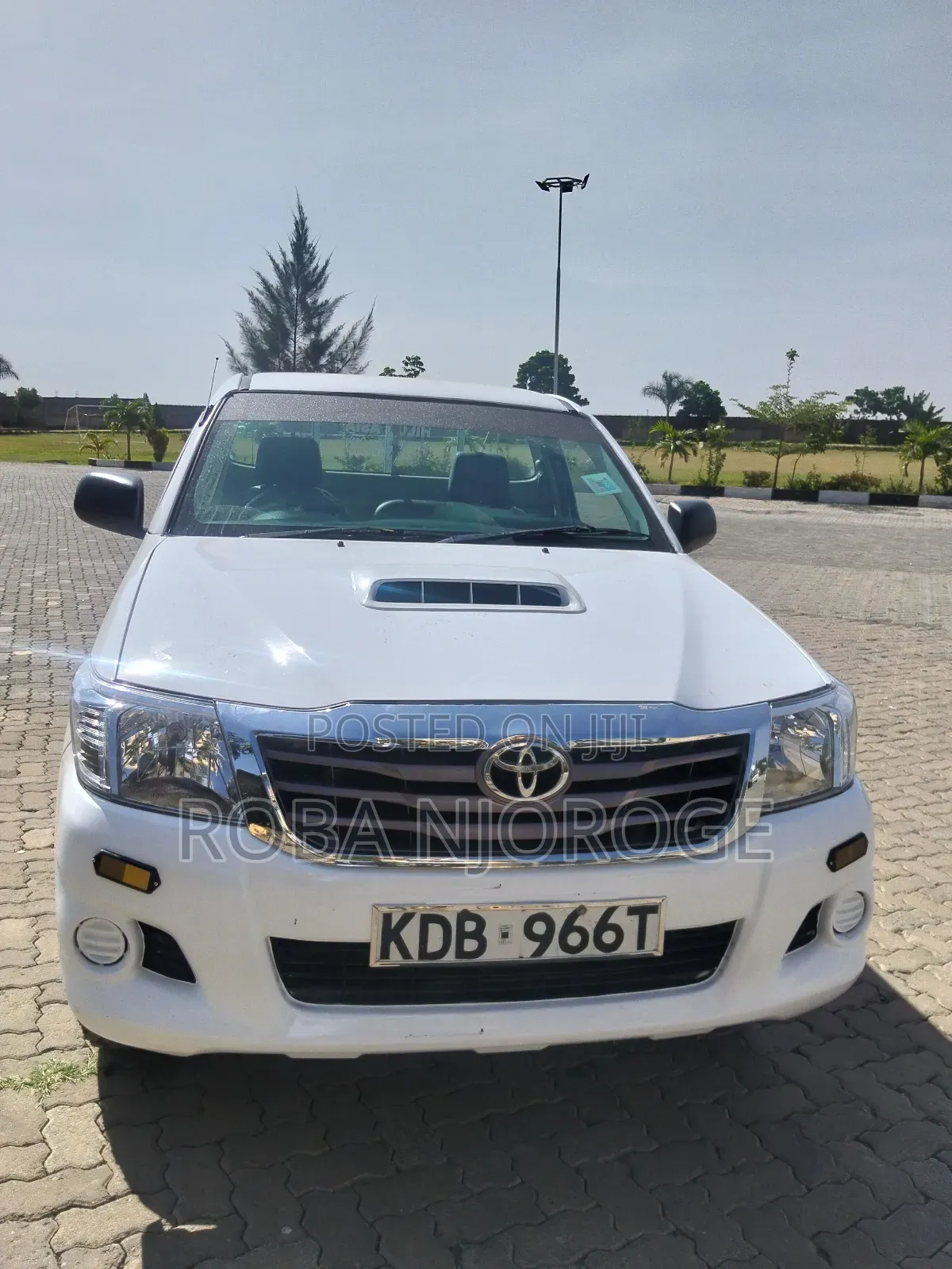 Toyota Hilux SR5 2013 White