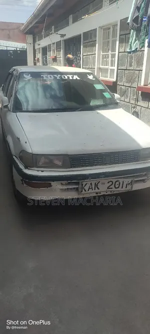 Toyota Corolla 1998 White