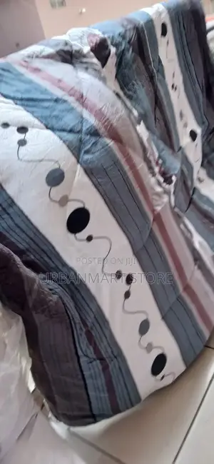 Warm Elite Woolen Unbinded Duvet – 5×6 Premium Comfort