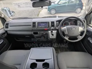 Toyota HiAce 2020 Silver