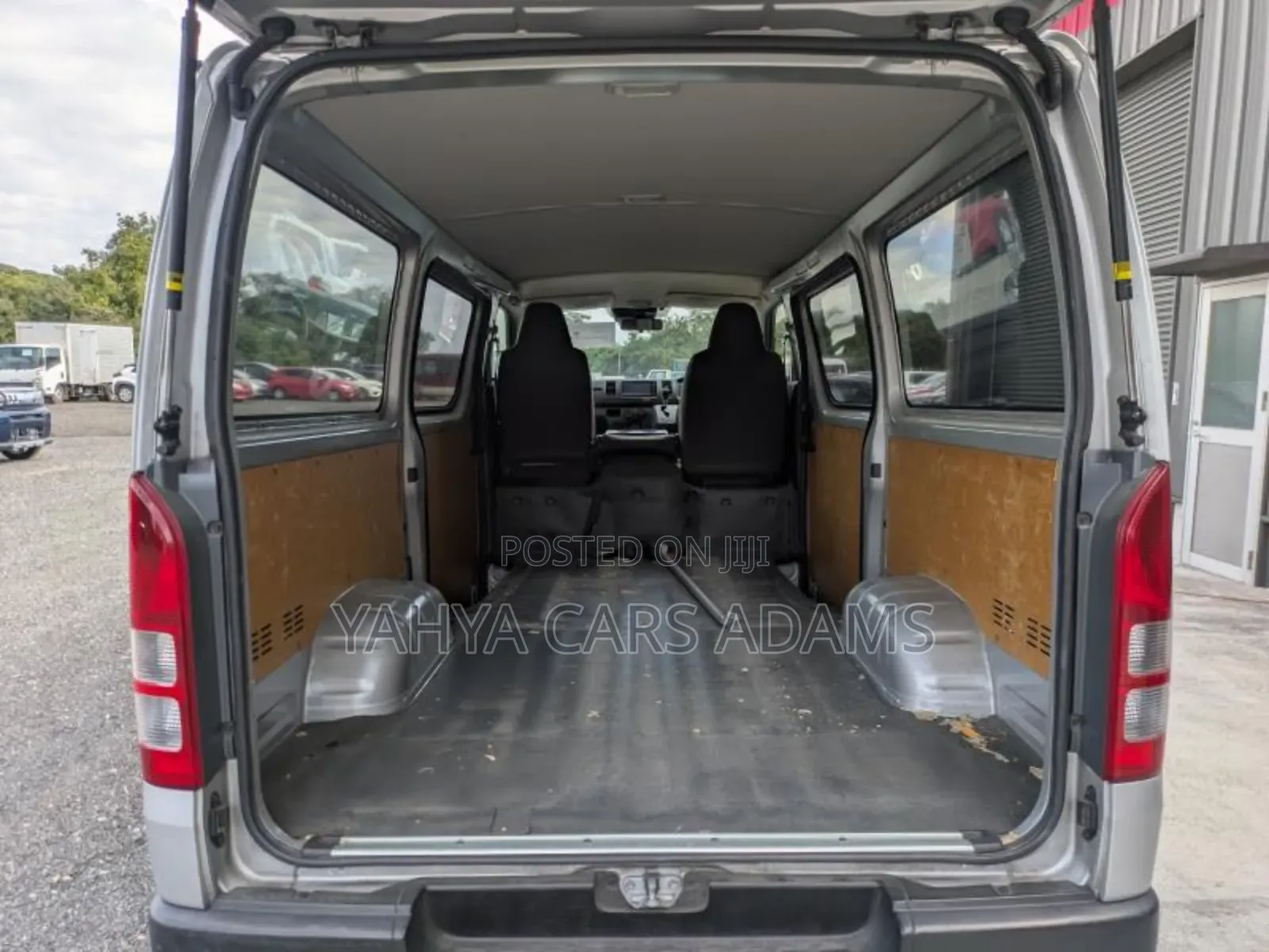 Toyota HiAce 2020 Silver
