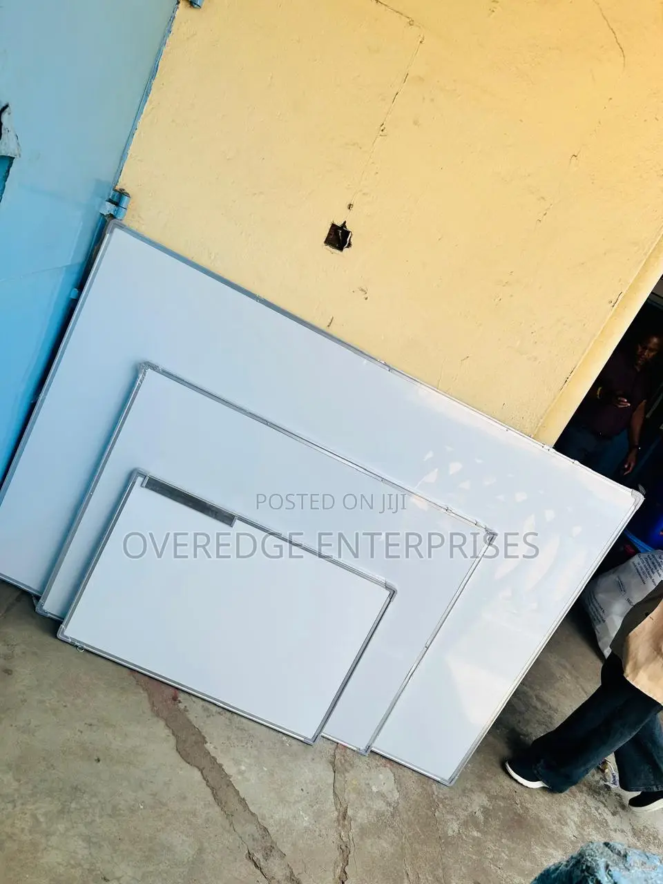 60cmx90cm Board##Whiteboard Available.