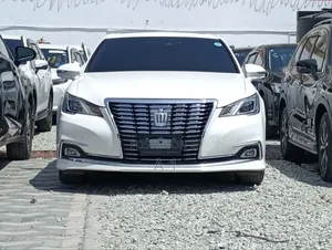 Toyota Crown 2018 White