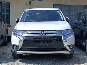 Mitsubishi Outlander 2019 White