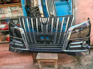 Noah Esquire Front Bumper