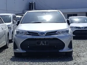 Toyota Corolla Fielder 1.5 Hybrid FWD 2018 Silver