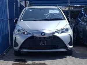 Toyota Vitz 1.5 FWD Hybrid 5dr 2019 Silver